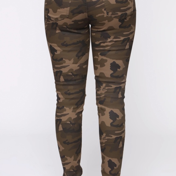 Fashion Nova First Cadet Camo Pants - Small - Picture 7 of 8